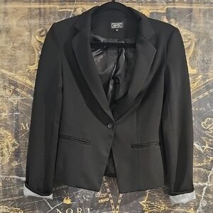 Classic Black Suit Jacket with Notched Lapel
